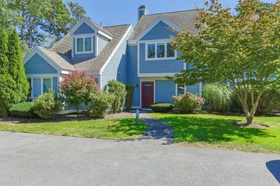 41 Trevor Ln #41 1