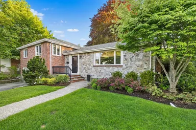 59 Deborah Rd 1