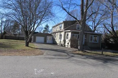 21 Forest Ave #2