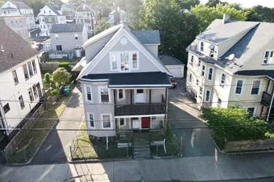 31-33 Hollingsworth St 1