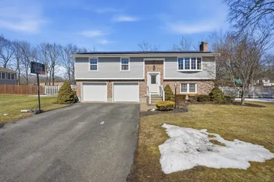 138 Elmar Dr 1