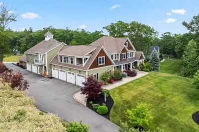 32 Burnham Rd