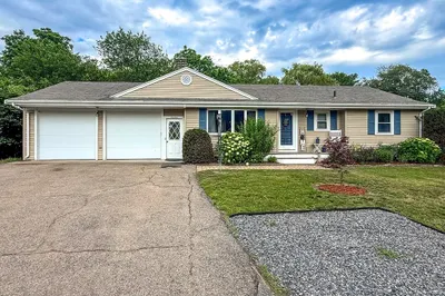 19 Hawthorne Rd 1