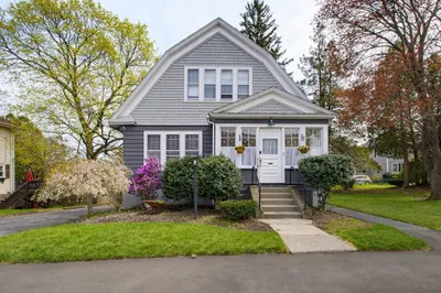 4 Hamill Rd
