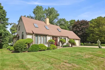 60 Lakewood Drive 1