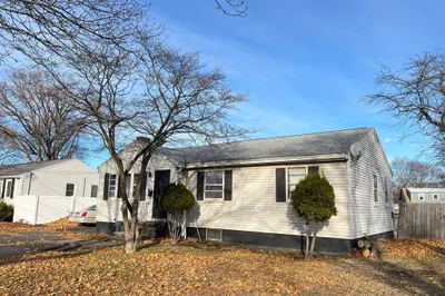 16 Jeffrey St