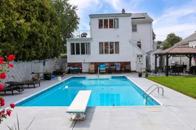 64 Sprague St 1