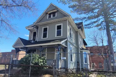 192 Chestnut St 1