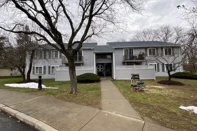 1 Village Rock Ln #8