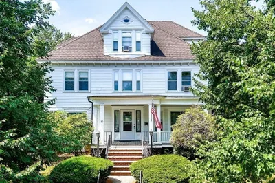 10 Quincy St 1