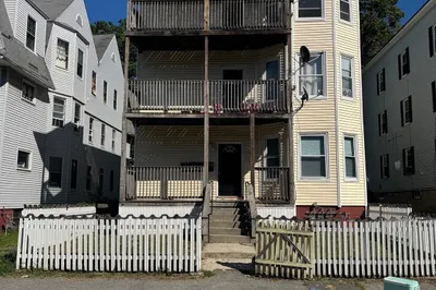 16 Ashton St #3 1