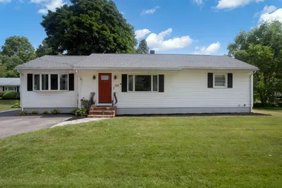 121 Alfred Lord Blvd