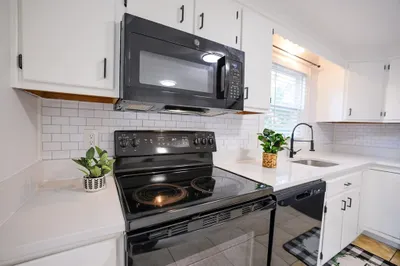 23 Pleasant View Ave #23 1