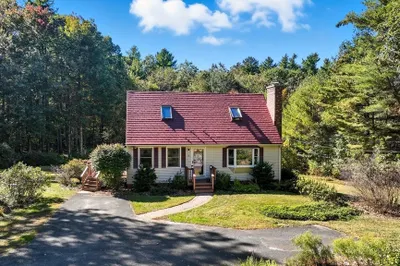 23 Pelham Hill Rd 1