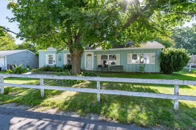 66 Lisa Ln
