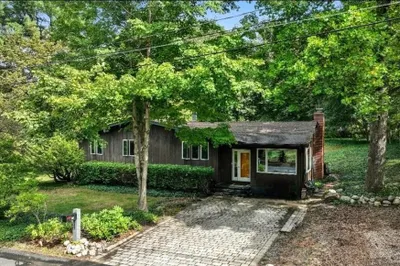 54 Minot Rd