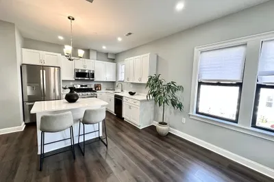 18 Fabyan St #1