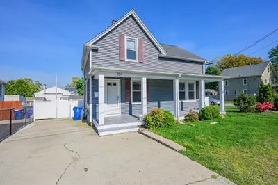 204 Lowell St 1