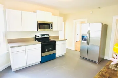 6 Moen St #1