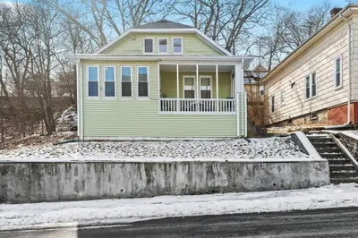 223 Paradis Ave