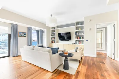 300 Pier 4 Blvd #7A 1