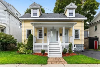 32 Cottage St #2