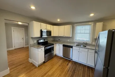 83 Laurel Ave #2 1
