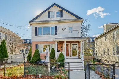 50-52 Hooker Ave