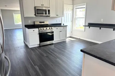 17 Waters St #3 1