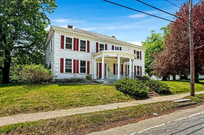 1003 Main St 1