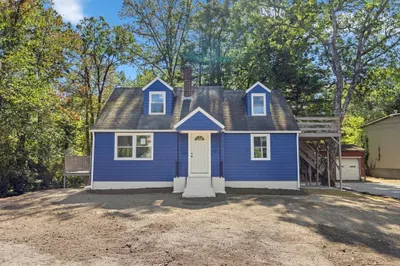378 Old Colony Rd 1