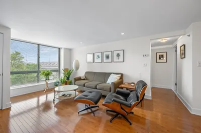 42 8th St #1525