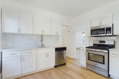 428 Main St #3