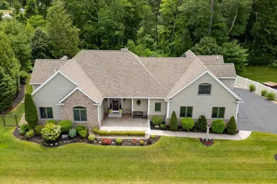 40 Frasier Ln 1