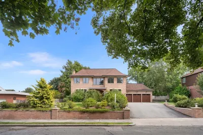 21 Broken Tree Rd