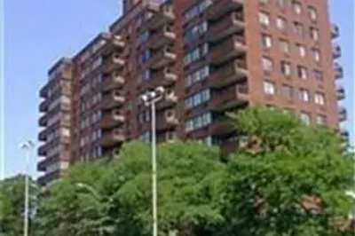 77 Adams St #512