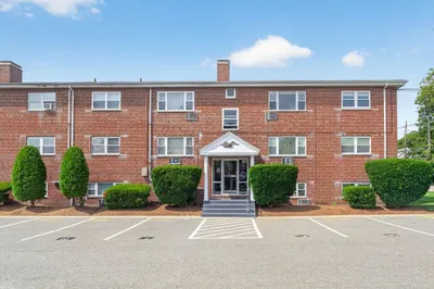 366 Elliot Street #7 1