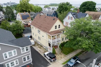 200 Woodside Ave 1