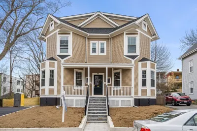 32 Brent St #2