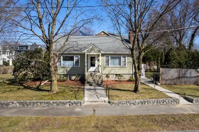 149 Horn Pond Brook Rd 1