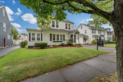 44 Gillette Ave