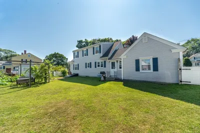 117 River St