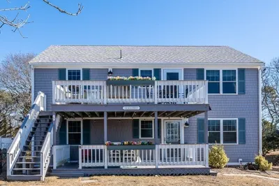 470 Sea St #2B 1