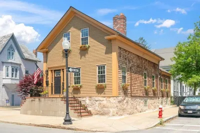 81 Allen St
