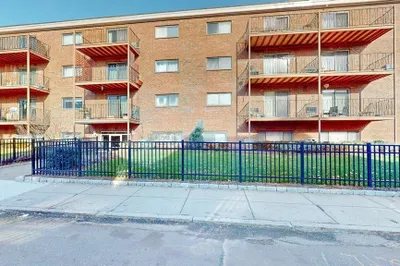 26 Waverly St #403