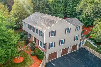 21 Barstow Dr