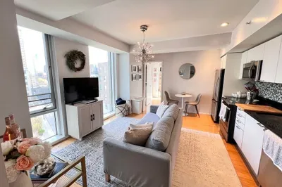 2 Earhart St #706
