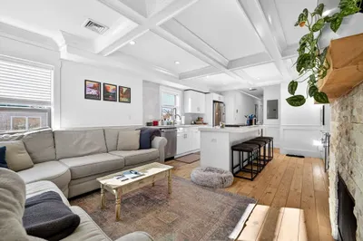 20 Arlington St #4