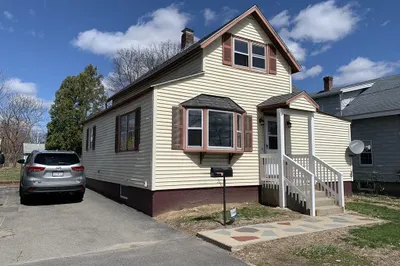 296 Mechanic St 1