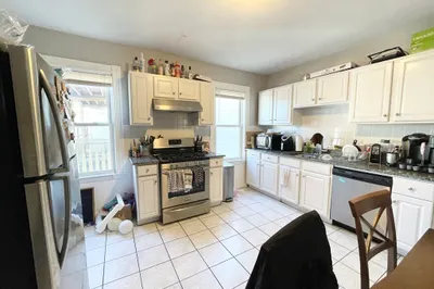 9 Taft St #3